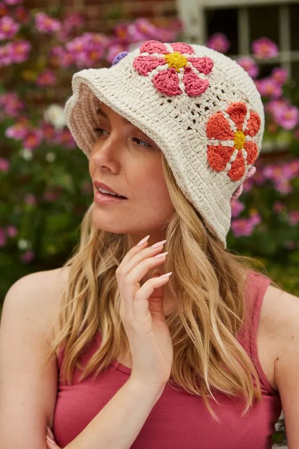 Pachamama Daisy Cotton Bucket Hat Cream-elevate your sole