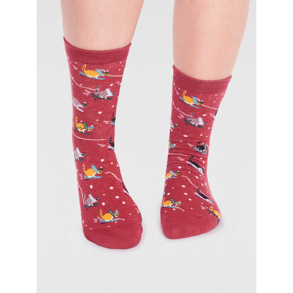 Thought SPW 822 Amaryllis Ladies Organic Cotton Skiing Cat Socks-elevate your sole