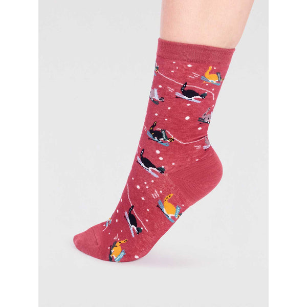 Thought SPW 822 Amaryllis Ladies Organic Cotton Skiing Cat Socks-elevate your sole